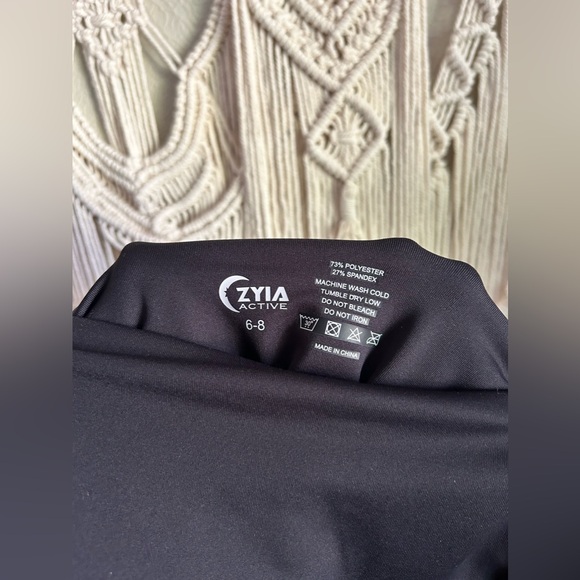 ZYIA - Picture 4 of 4